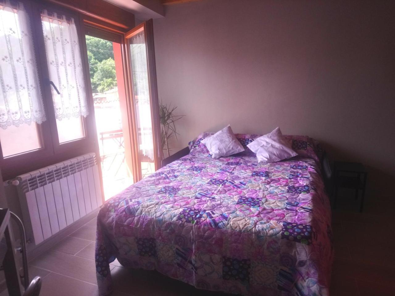 La Besnada Apartamento Nieda Exterior foto