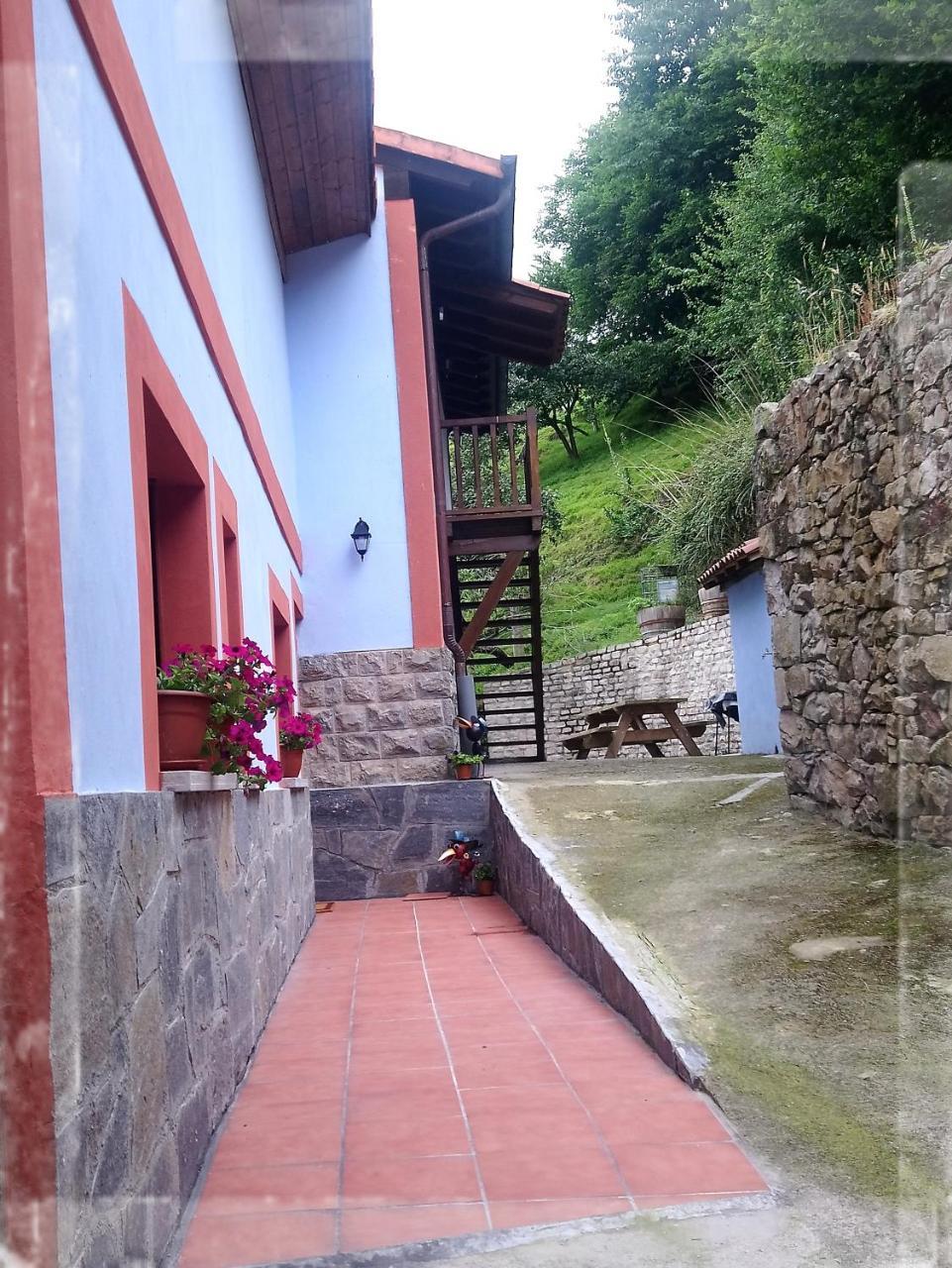 La Besnada Apartamento Nieda Exterior foto